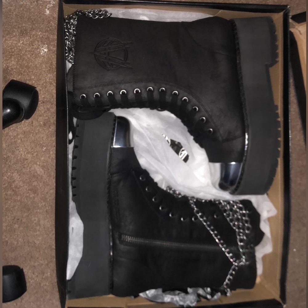 Brand ~>. Fan All Flames: W.I.B. Combat boots Size 9